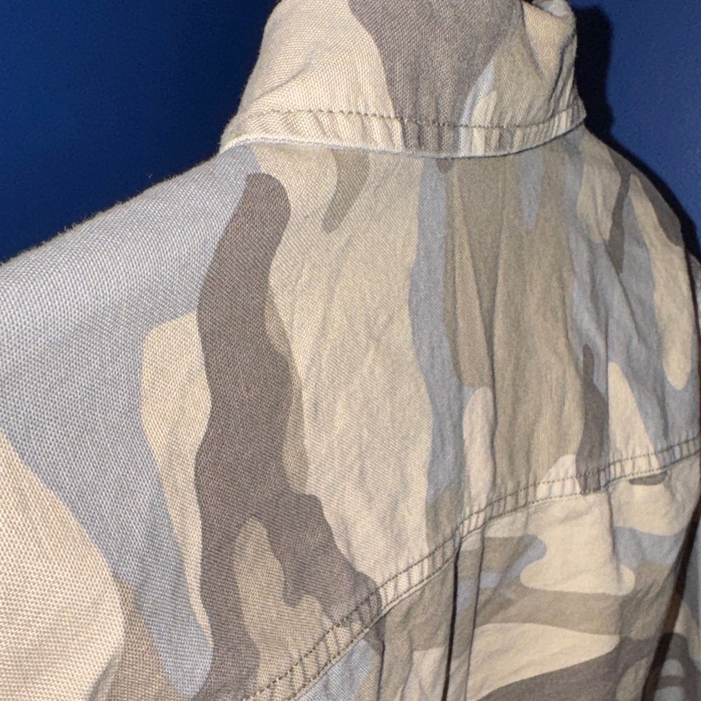Gap Kids- Kids Camouflage Button-Up Shacket Size Large (10) - Picture 12 of 12